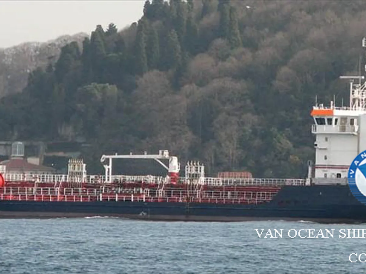 Oil/Chemical tanker for sale