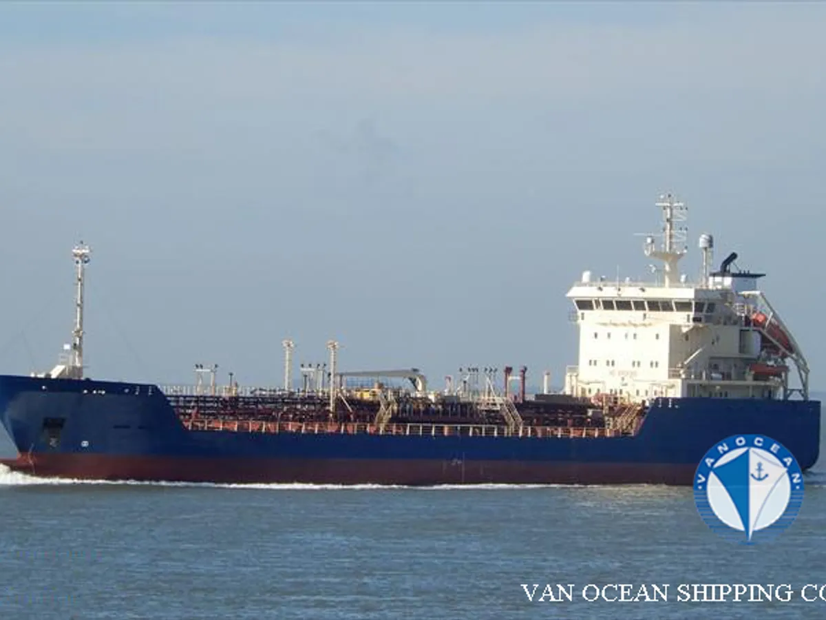 Oil/Chemical tanker for sale