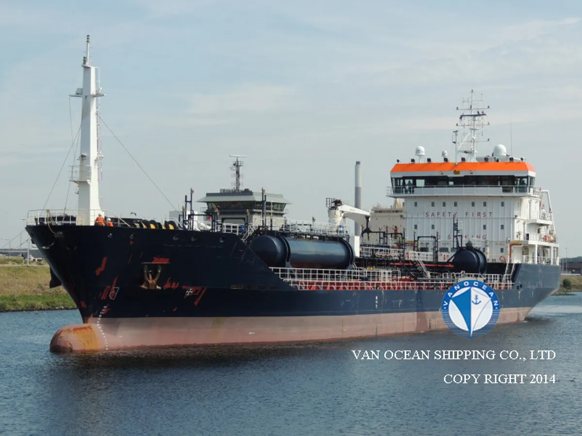 Oil/Chemical tanker for sale