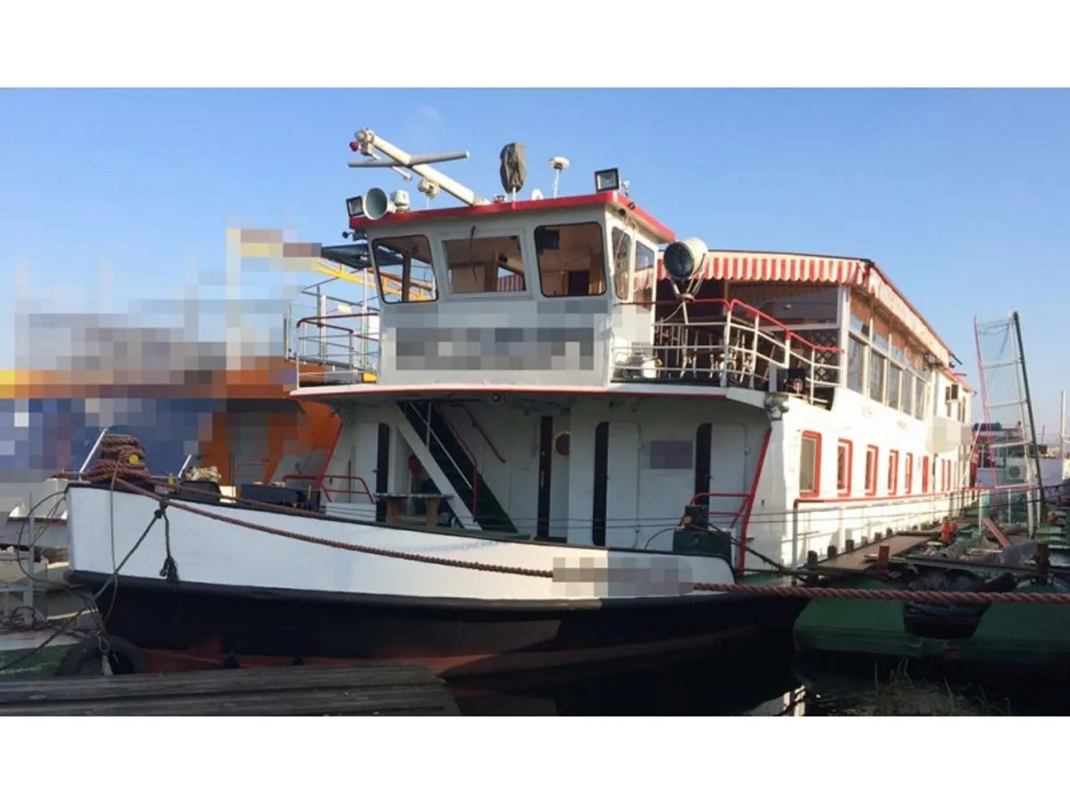 Container ship for sale