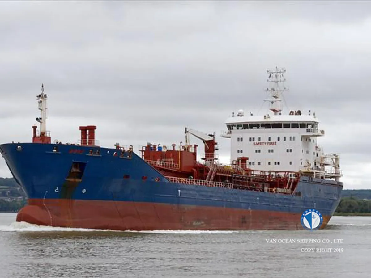 Oil/Chemical tanker for sale