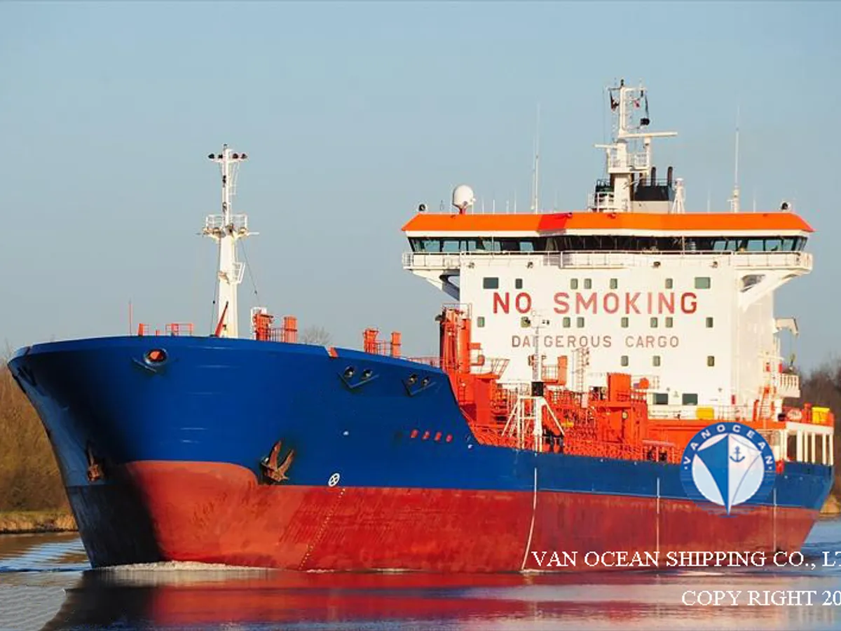 Oil/Chemical tanker for sale