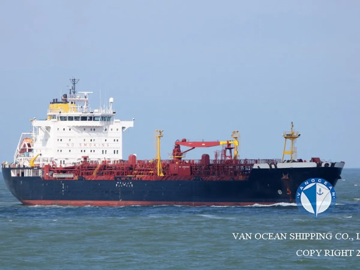 Oil/Chemical tanker for sale