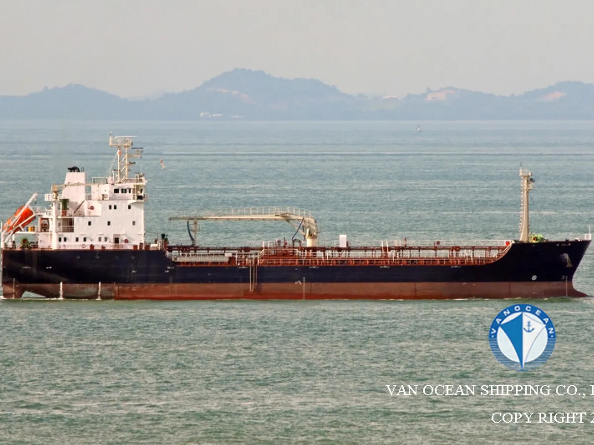 Oil/Chemical tanker for sale