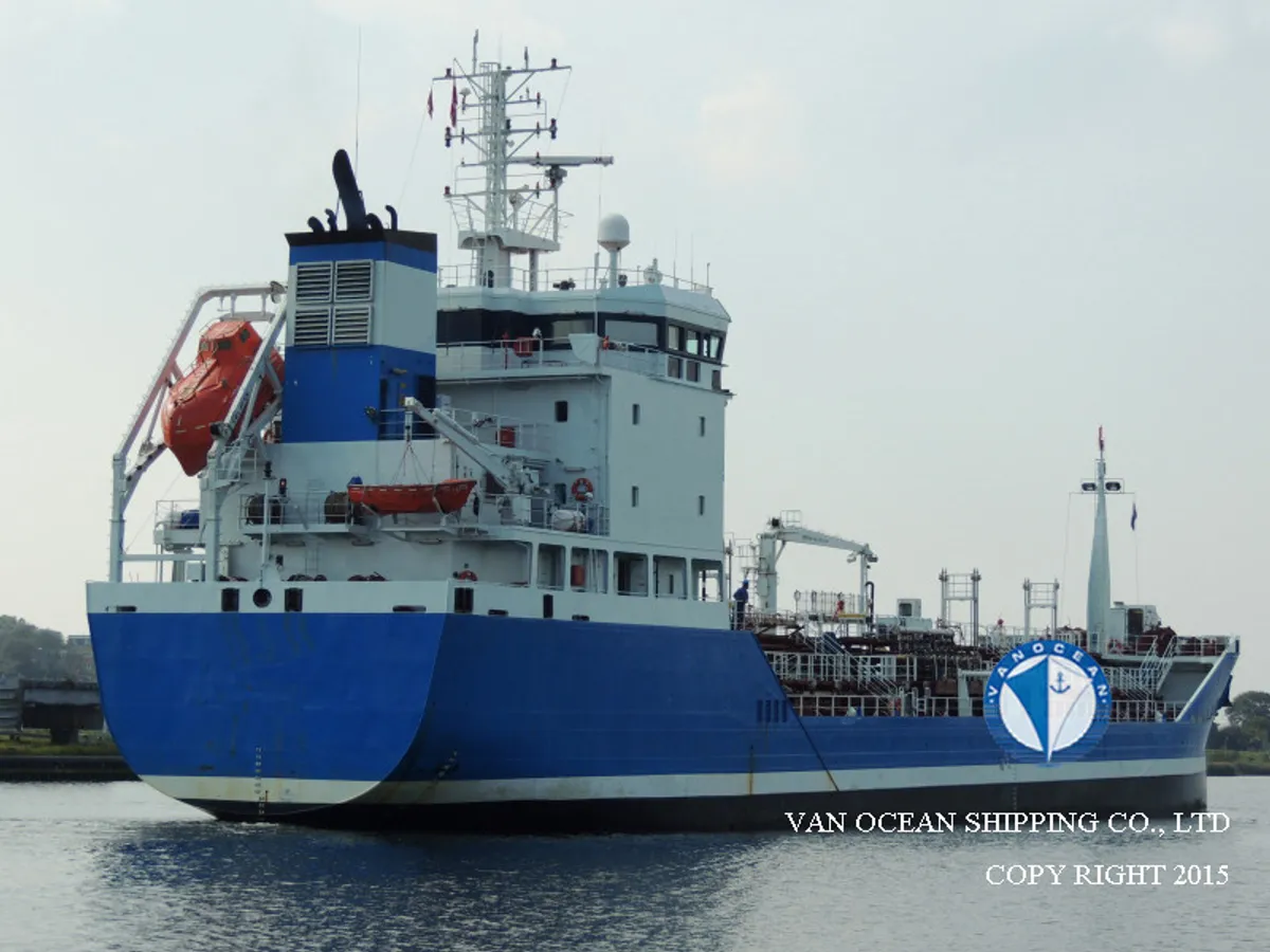 Oil/Chemical tanker for sale