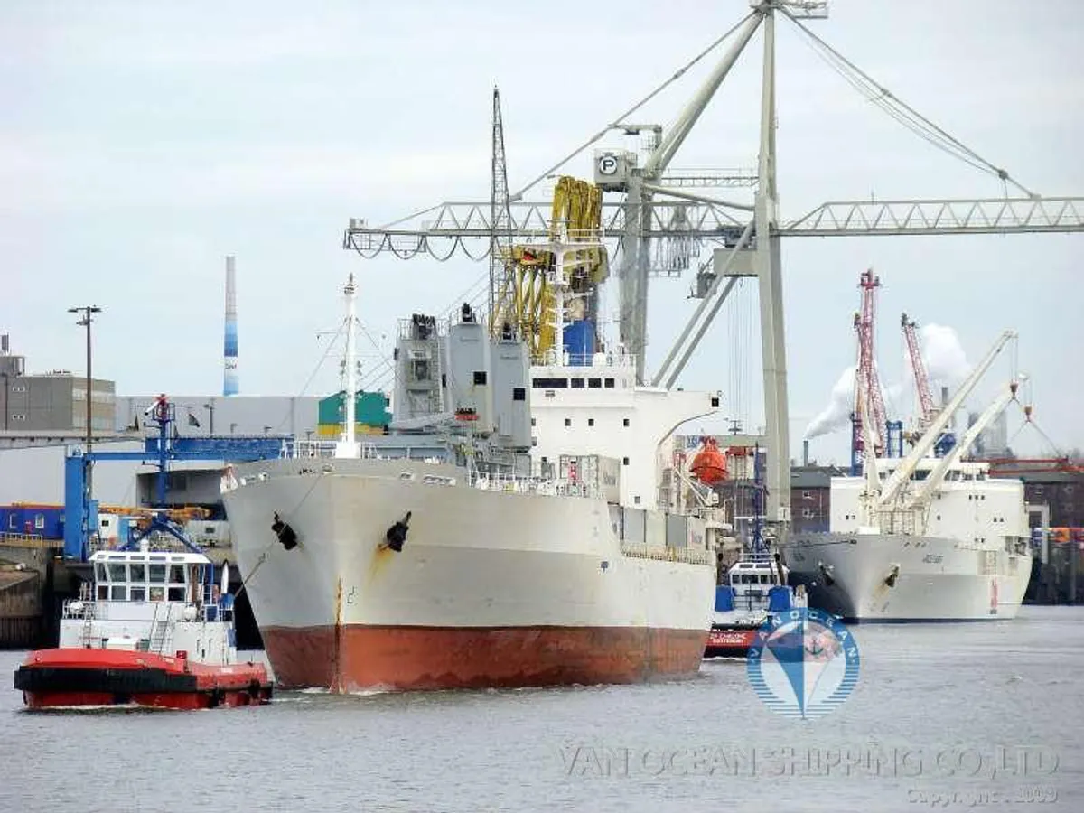 Oil/Chemical tanker for sale