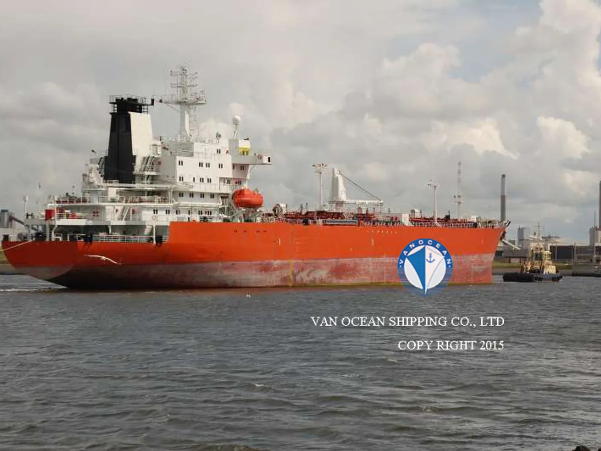 Oil/Chemical tanker for sale