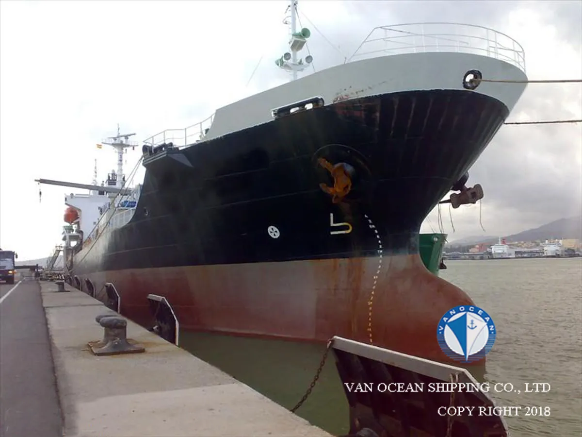 Oil/Chemical tanker for sale