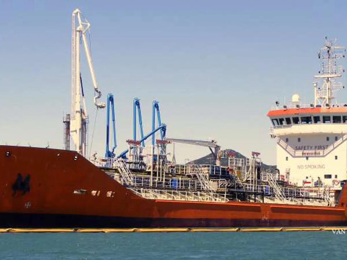 Oil/Chemical tanker for sale