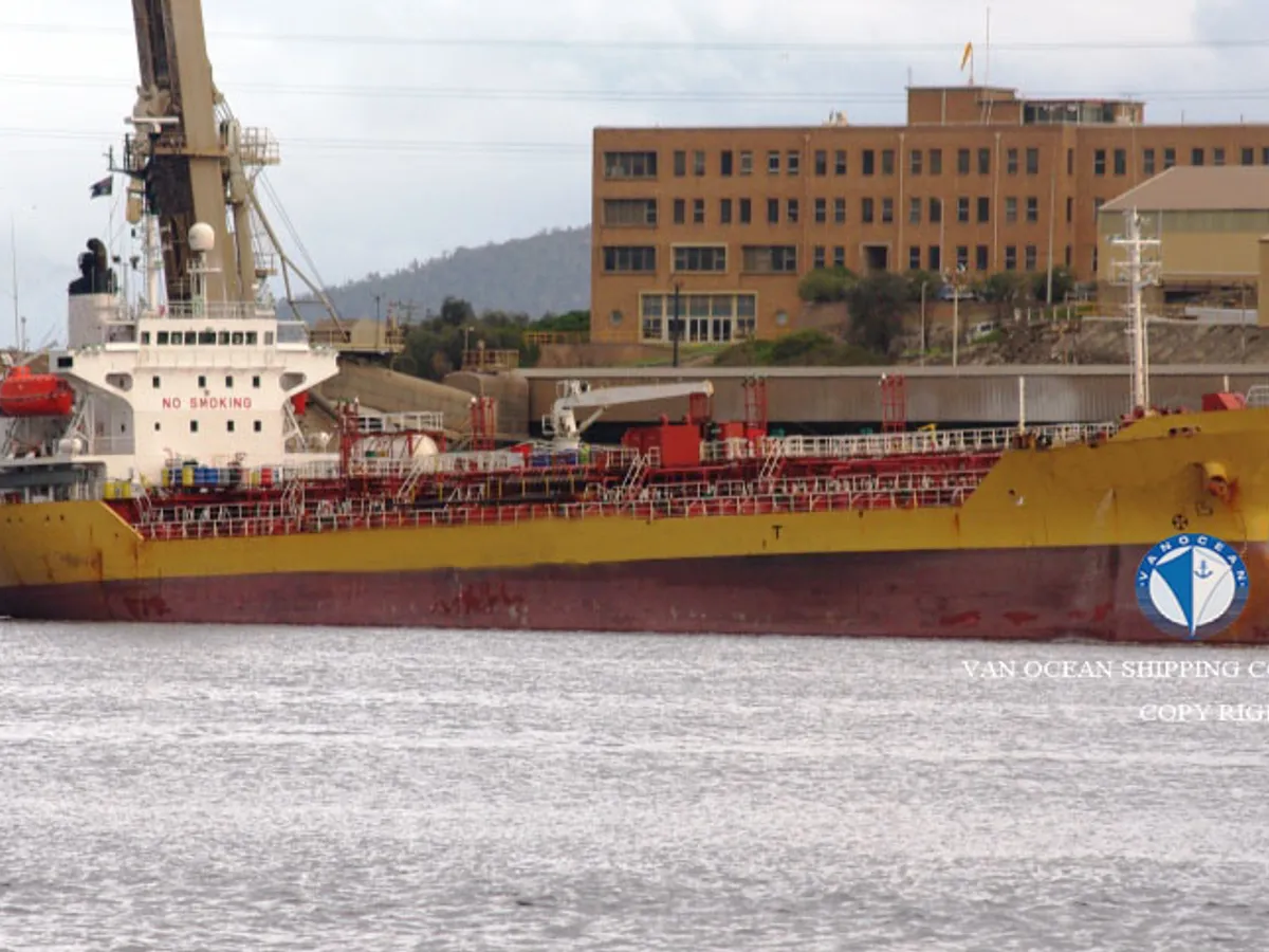Oil/Chemical tanker for sale