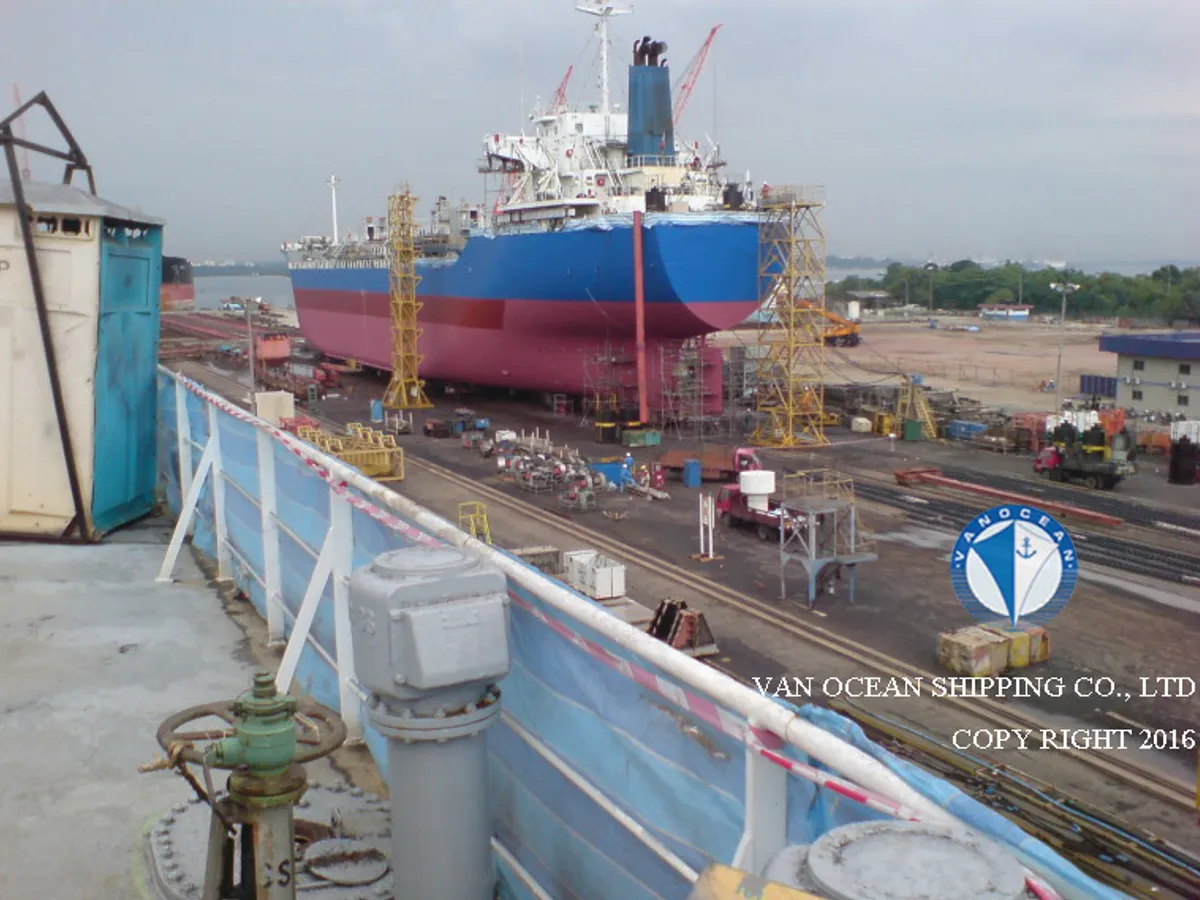 Oil/Chemical tanker for sale