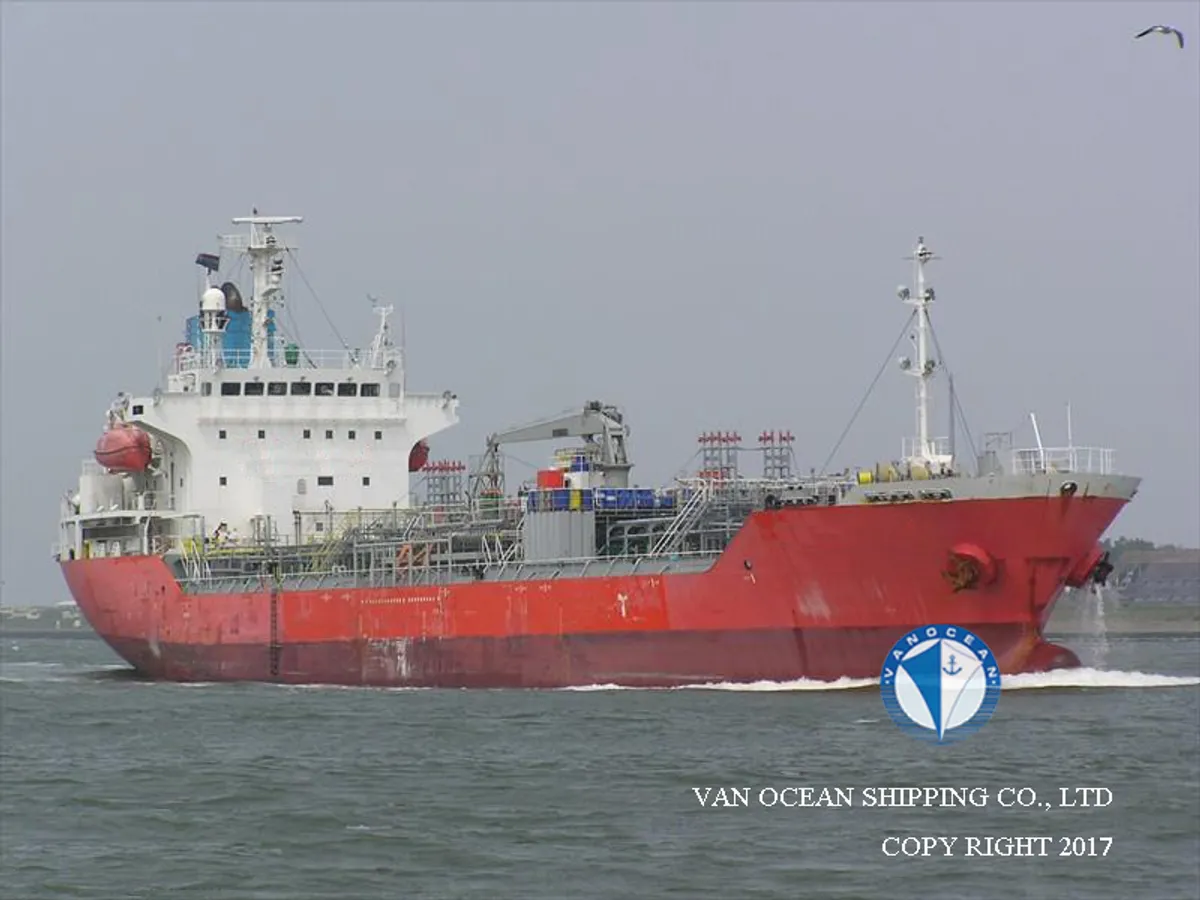 Oil/Chemical tanker for sale
