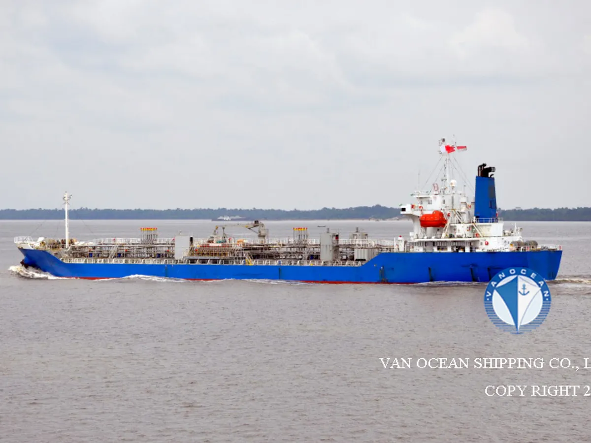 Oil/Chemical tanker for sale