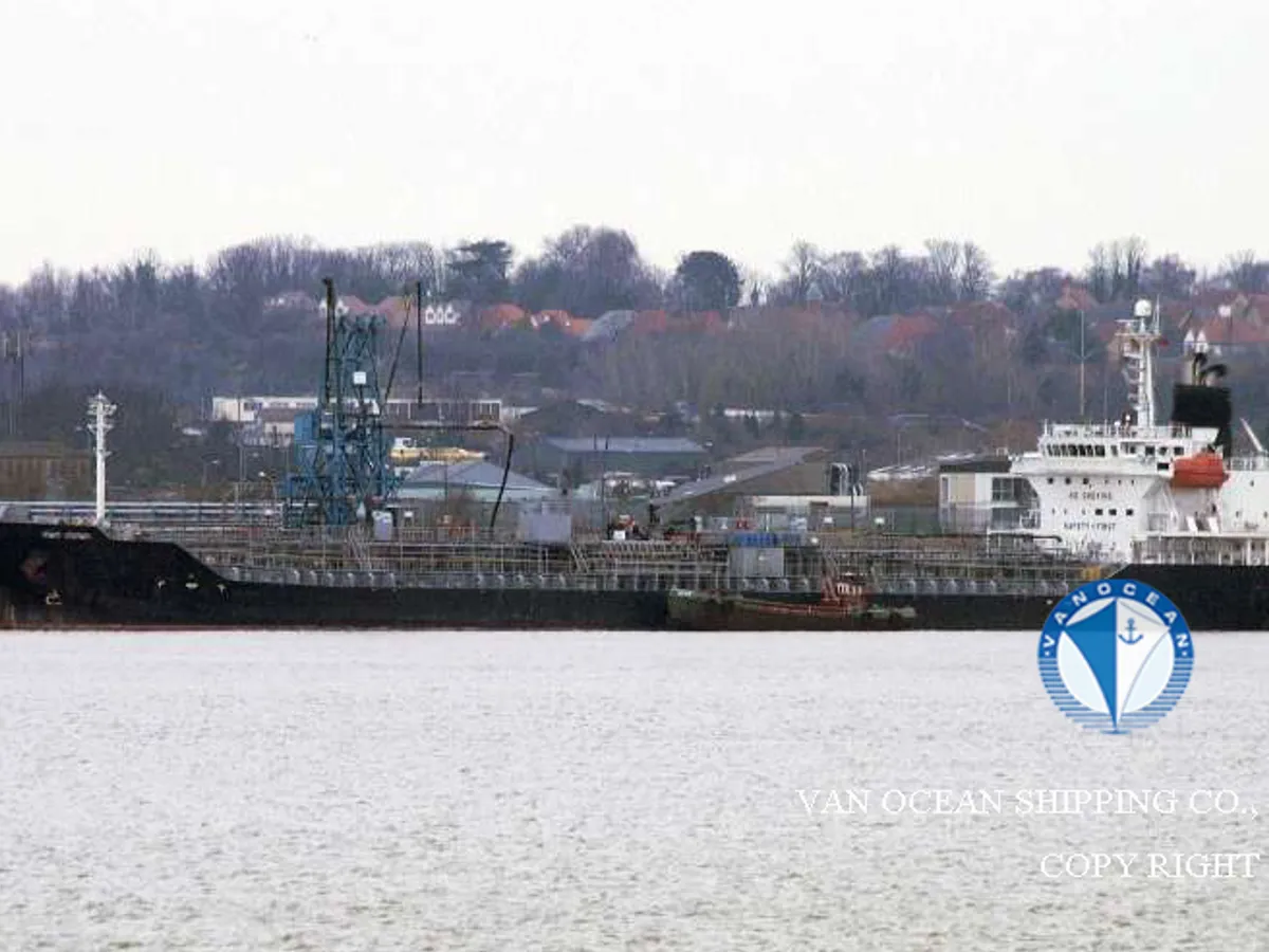 Oil/Chemical tanker for sale